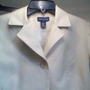 Ann Taylor suit size 2 long skirt
